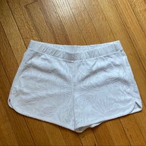 Lilly Pulitzer White Embossed Stretchy Shorts S